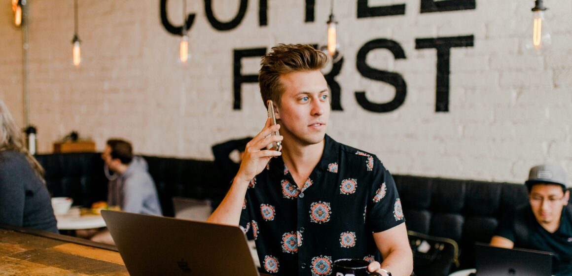 austin-distel-uPK2TbJlvMQ-unsplash The Ultimate Guide to eSIM for Travelers: Simplifying Global Connectivity